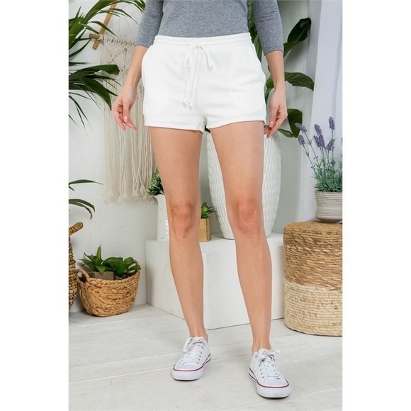 STRETCHY IVORY CASUAL LOUNGE SHORTS - Picture 6 of 8